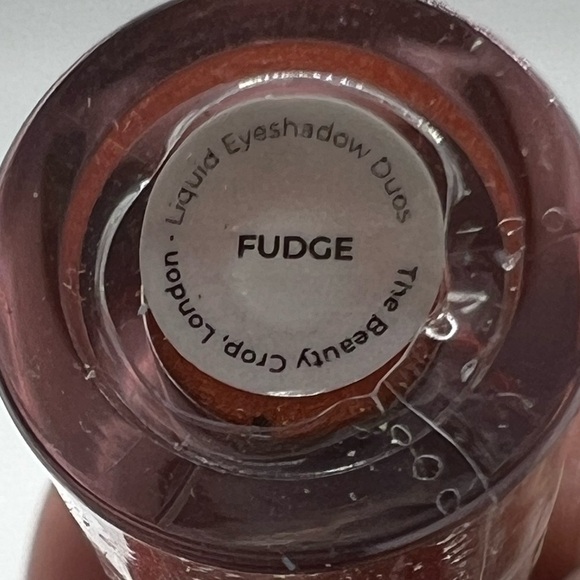 The Beauty Crop Liquid Eyeshadow Duo - Cinnamon & Fudge - Picture 7 of 10